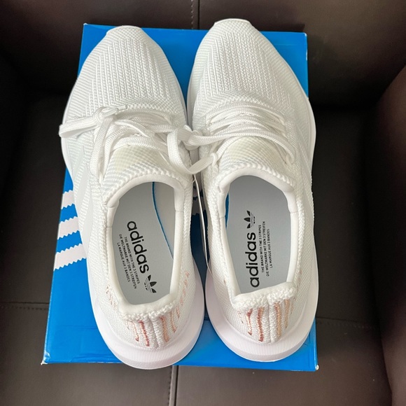 Adidas Swift Run Women Shoes - Picture 9 of 9